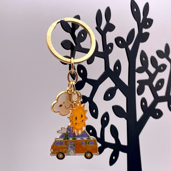 ADVENTURE AHEAD | Camper Van | Bag Charm | Keychain (Brand New!) 💘 - Picture 4 of 9